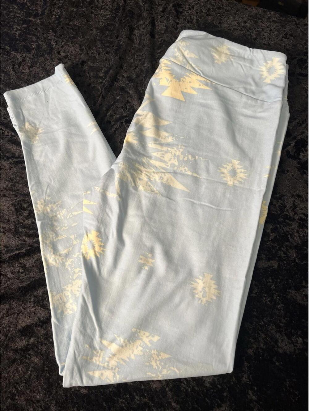 LuLaRoe Leggings Tall & Curvy TC Baby Blue Ivory Aztec Diamond High Rise NWOT